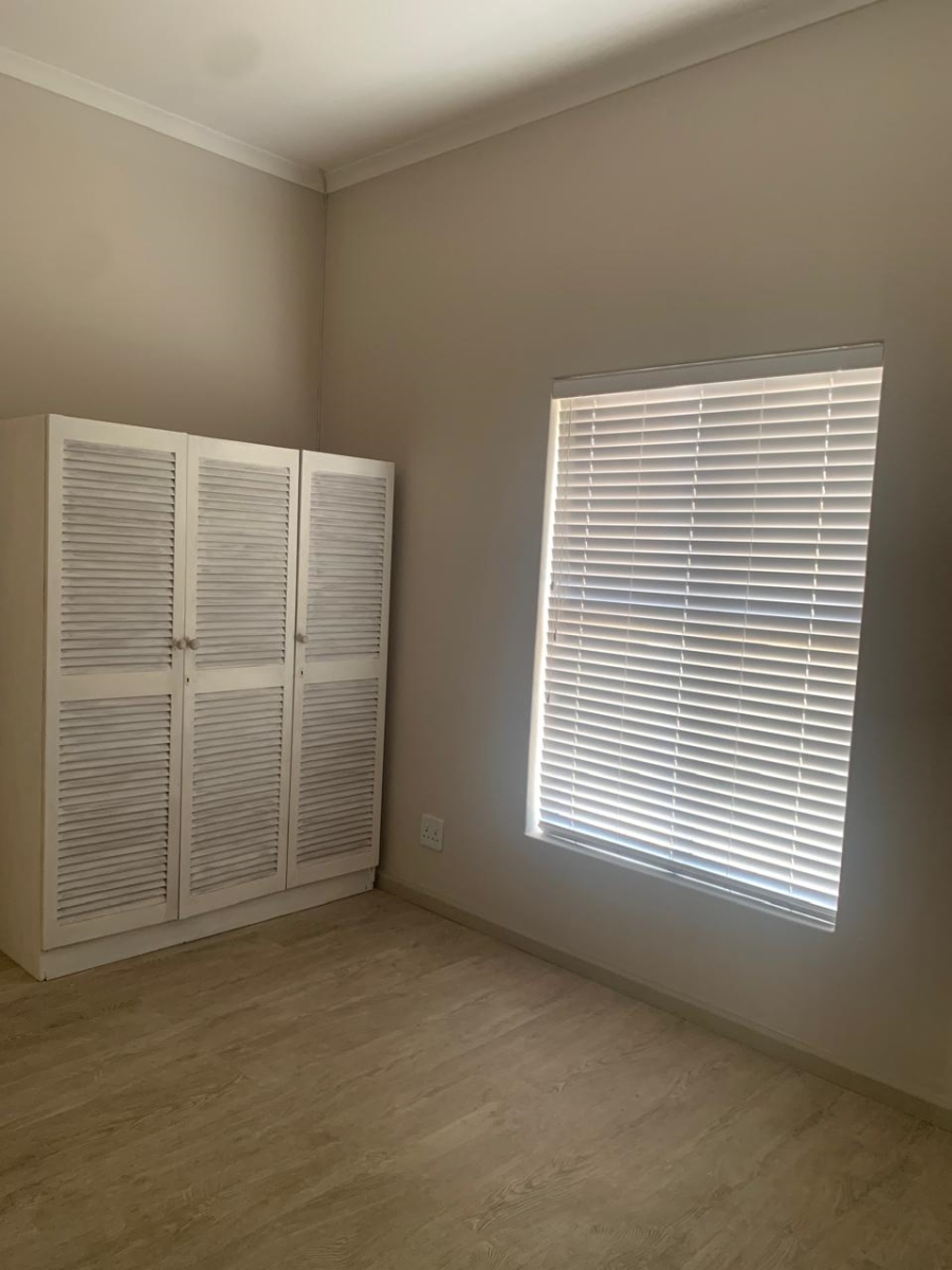 To Let 3 Bedroom Property for Rent in Middedorp Western Cape